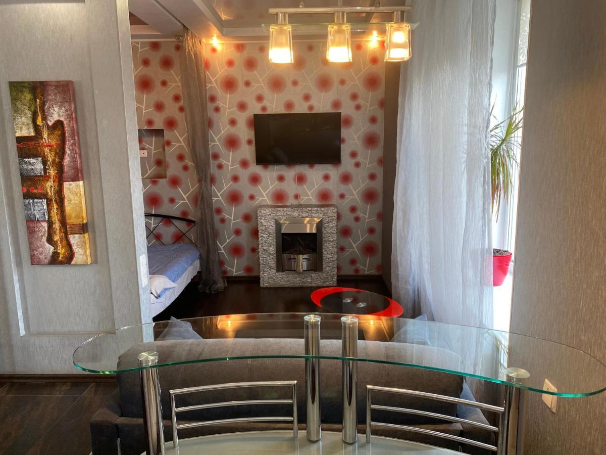 Modern Luxury Studio In The Center Of Kharkiv At Konstitutsii Square Exterior foto