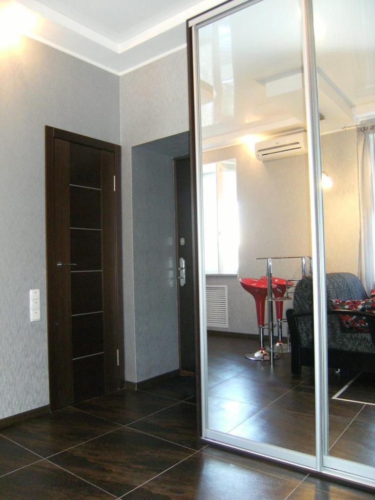Modern Luxury Studio In The Center Of Kharkiv At Konstitutsii Square Exterior foto