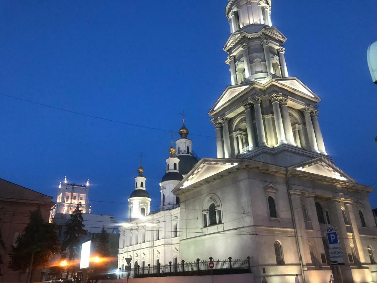 Modern Luxury Studio In The Center Of Kharkiv At Konstitutsii Square Exterior foto